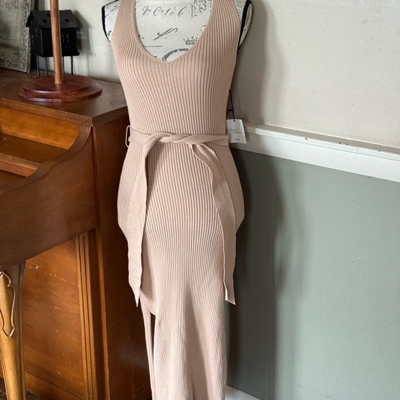 Forever 21 Tan Ribbed Sleeveless Bodycon Midi Dress - Picture 3 of 9